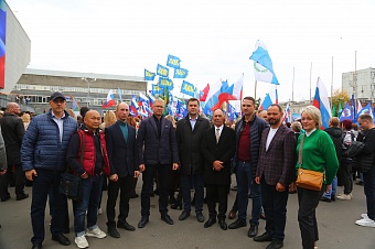 Депутаты Думы Иркутска приняли участие в митинге в поддержку референдума ЛНР, ДНР, Херсонской и Запорожской областей