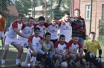 Алексей Распутин помог футбольной команде предместья Рабочее принять участие в летнем первенстве по мини-футболу