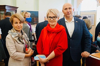 Депутаты Думы Иркутска посетили выставку в городском музее истории в честь 100-летия Ленинского округа