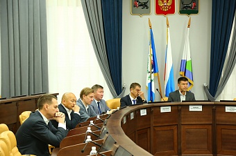 Актуальный вопрос содержания внутриквартальных и общих дорог подняли депутаты Думы города Иркутска