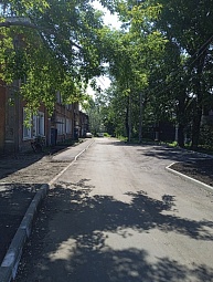 В округе № 21 Юрия Коренева проведено асфальтирование дорог, благоустройство дворов и строительство детских площадок в 2023 году