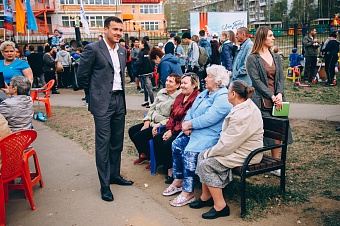 Депутат Григорий Резников организовал праздник в честь Дня Победы в парке «Березка» и на станции Батарейной