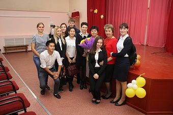 Светлана Кузнецова поздравила учителей школ своего округа с профессиональным праздником