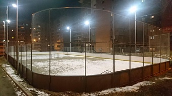 Капитальный ремонт хоккейного корта завершился на бульваре Рябикова, 21а
