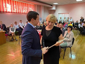 Депутаты городской Думы поздравили учителей с профессиональным праздником