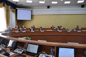На заседании думской комиссии по ЖКХ и благоустройству обсудили шесть вопросов
