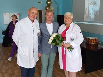 Депутаты наградили медиков Почетными грамотами Думы Иркутска и благодарностями в честь профессионального праздника