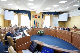 На заседании комиссии Думы по градостроительству в сентябре рассмотрели 15 вопросов