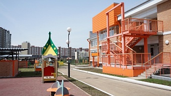 Депутаты Думы оценили новый детский сад «Мамонтенок» в 6-м микрорайоне Ново-Ленино