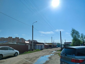 В избирательном округе № 22 депутата Алексея Распутина смонтировали линию наружного освещения на улице Баррикад