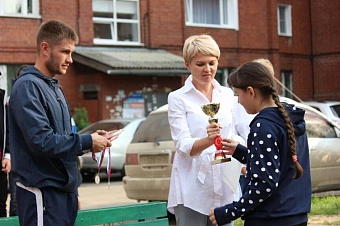 Депутат Светлана Кузнецова организовала в своем округе турнир по настольному теннису