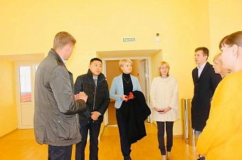 Светлана Кузнецова оценила работу нового спортивного модуля школы №29 в Ленинском округе