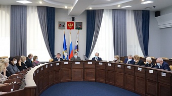  Депутаты Думы внесли предложения по решению вопроса обеспечения иркутских медицинских учреждений молодыми кадрами